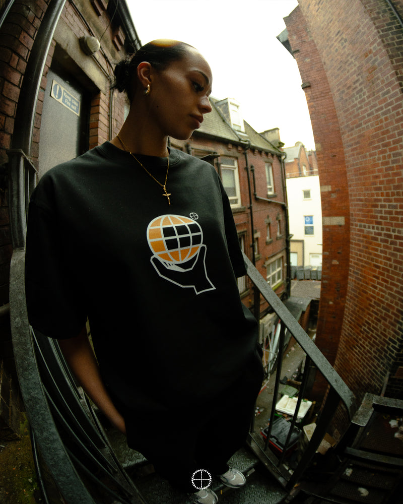 C COLLECTION WORN BY ANNIS & TEZZ